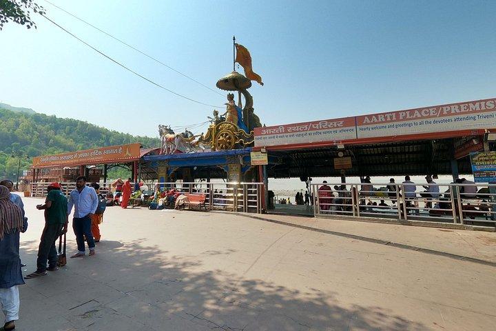 リシケシュ : 旧市街遺産ウォーク&トリヴェニ・ガート・ガンガ・アールティ