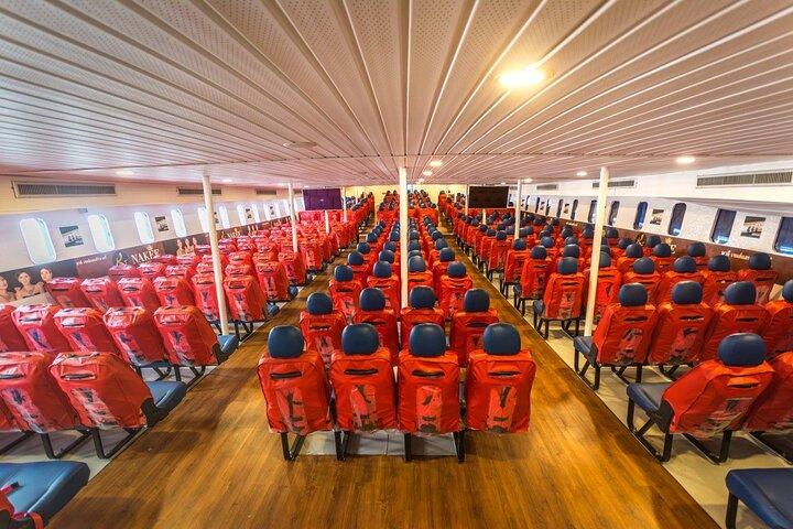 Phuket para Phi Phi Ferry ida e volta transferência com relaxamento na praia