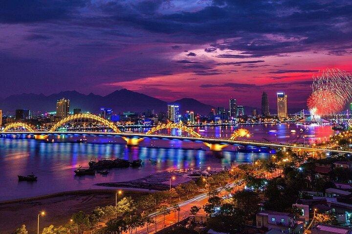 Dragon Bridge, Night Market & River Cruise: Privat tur til Da Nang