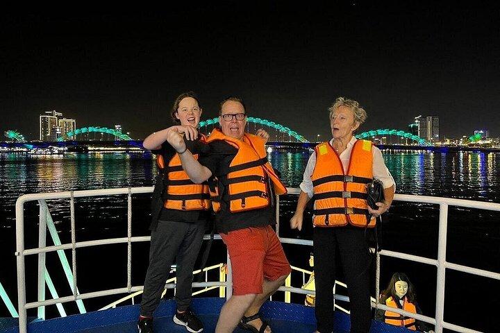 Dragon Bridge, Night Market & River Cruise: Privat tur til Da Nang