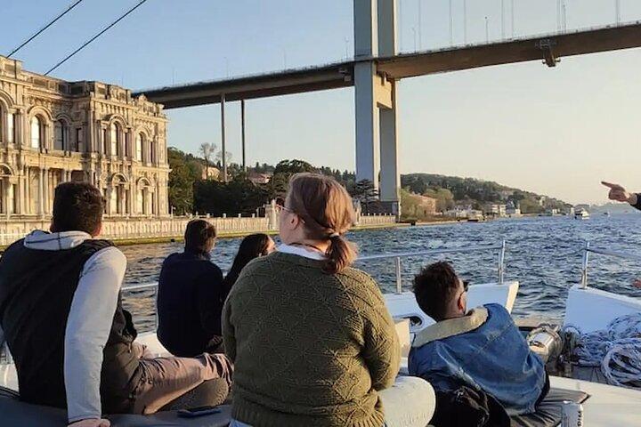Private Yacht Bosphorus Cruise (2 Hours) - Istanbul Luxury Yacht