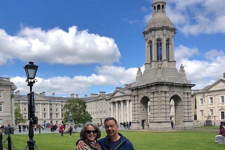 Dublin : ケルズの書。 国立博物館。 VIPヘリテージシティツアー。
