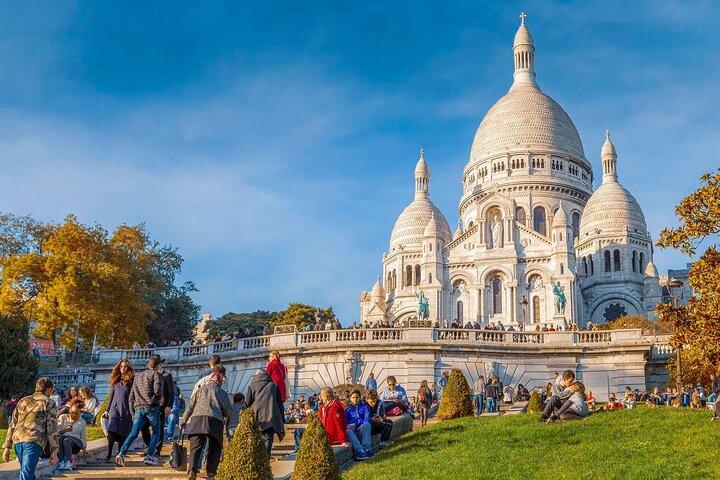 Paris: Private Montmarte And Sacre Coeur with Expert Guide