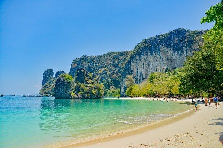 Krabi Primo mattino Hong Islands Tour in barca a coda lunga per piccoli gruppi