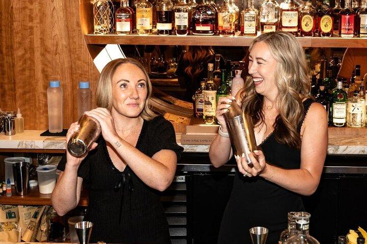 Smutta på historia i en hemlig Speakeasy med drycker ingår