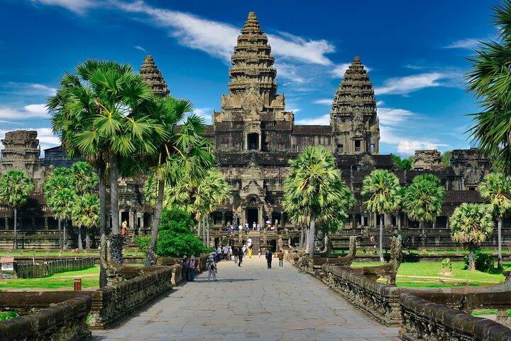 Siem Reap: Bike the Angkor Temples - Full-Day 30km Tour