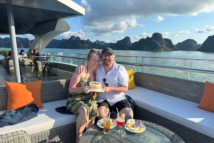 Desde Hanoi : Crucero de lujo Taliya en Ha Long & Lan Ha Bay