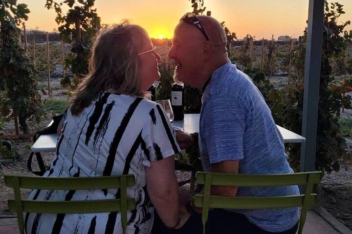 Tour Santorini Sunset Wine – Degustación semiprivada en 2 bodegas