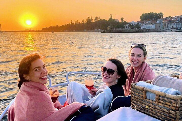 Porto Private Douro Cruise: 6 Bridges, Sunset, Wine & Snacks