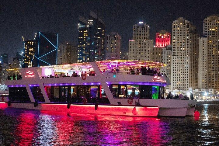 Dubai Marina Sunset Cruise mit Premium Yacht Experience