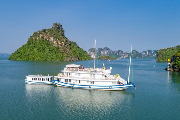 Halong & Bai Tu Long luxe dagtour - Vissersdorp en kajak