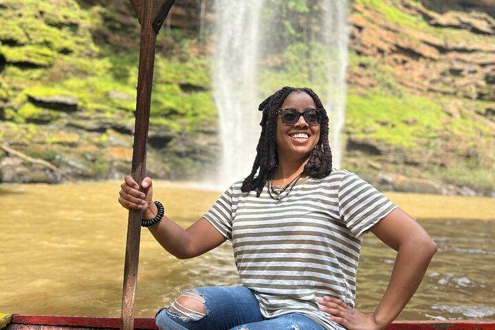 Boti Falls : Umbrella Rock : Granja de cacao y Aburi Garden Day tour :