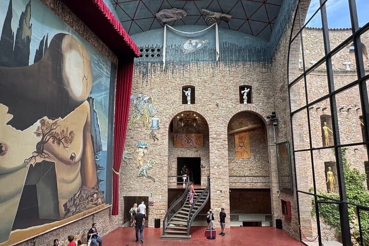 Private Dalí Tour: Museum, Cadaques House from Barcelona Pick up