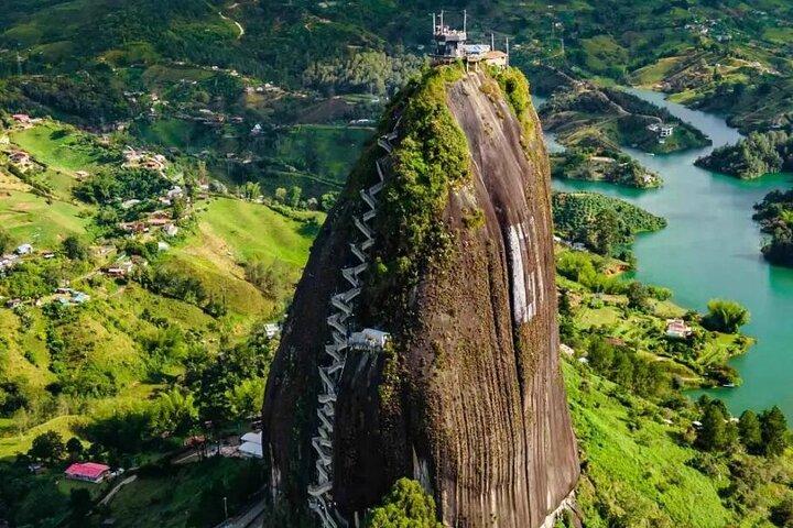 Visite de Guatapé depuis Medellín en transport privé