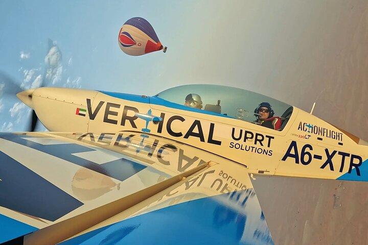 Esperienza di volo acrobatico G Force Extra 330 da Dubai