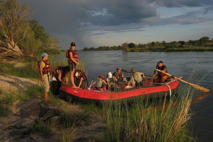 Zambezi River Float com Game Drive e White Rhino Safari