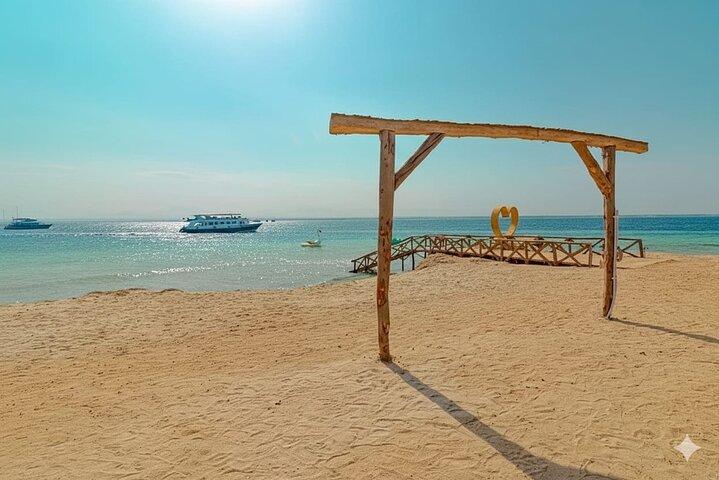 Île Magawish Snorkeling, croisière de plongée avec déjeuner – Hurghada