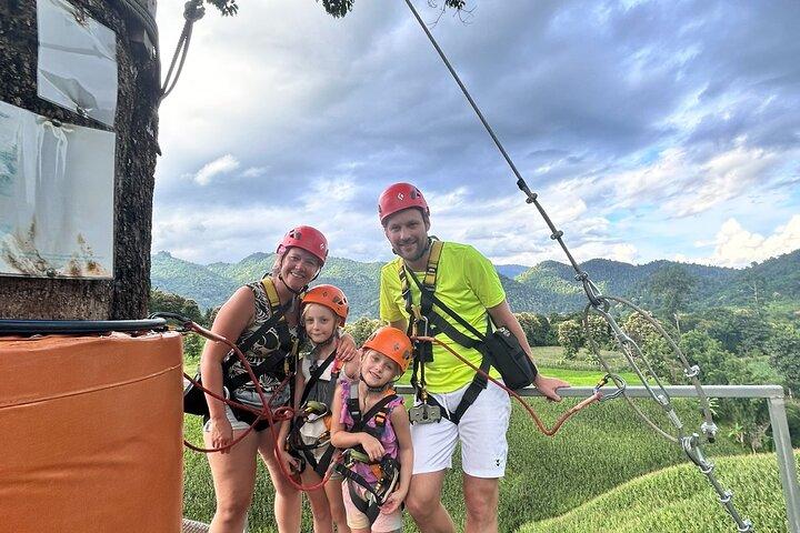 Hoteller i nærheden af Sticky Waterfall Zipline and Scenic Cafe