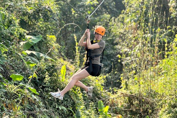 Hoteller i nærheden af Sticky Waterfall Zipline and Scenic Cafe