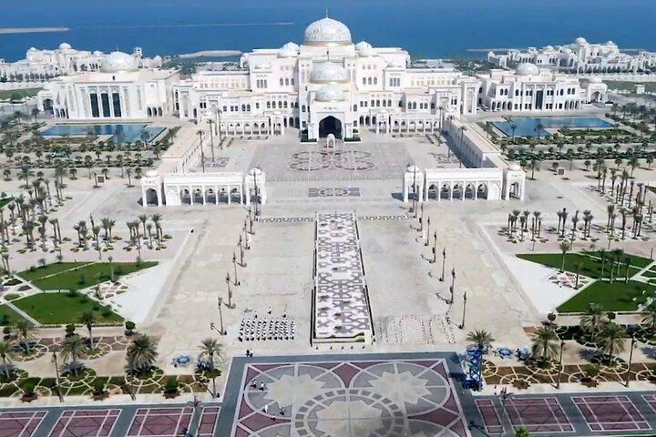 Full Day Private Abu Dhabi Sightseeing City Tour fra Dubai