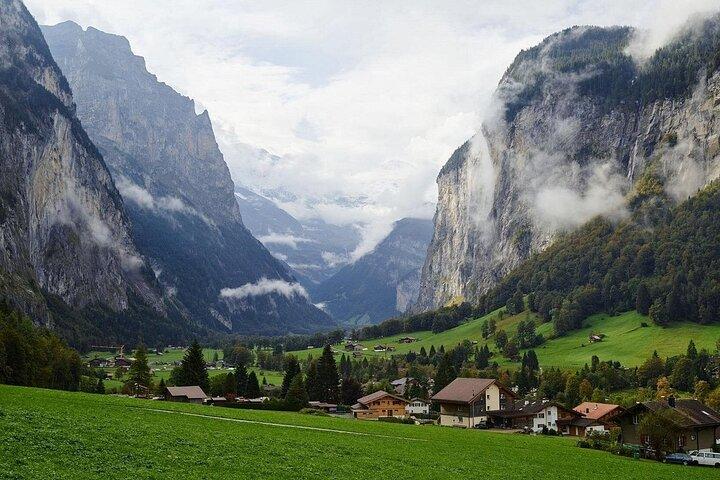 Tour de um dia pelas Cataratas do Vale de Lauterbrunnen Zurique Lucerna Coach