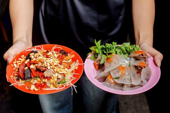 Tour gastronómico al anochecer de Hanói con más de 15 degustaciones