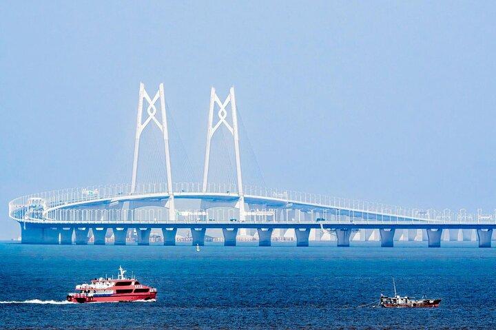 Hong Kong TO Macau Private Alphard Shuttle über HZMB Bridge