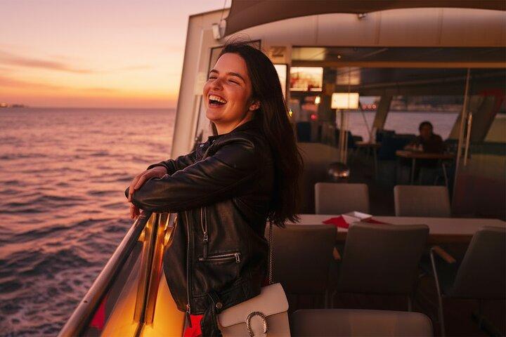 Cruzeiro Lisbon Sunset com bebida de boas-vindas e lanche incluído