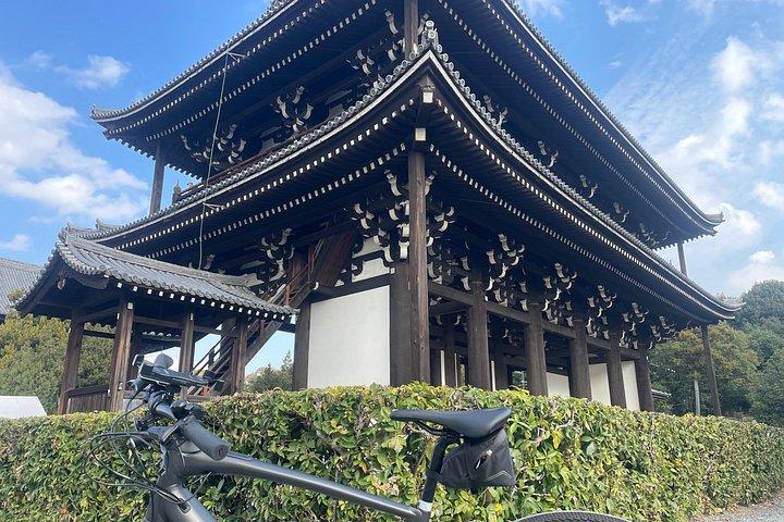 古都京都のプライベートEバイクツアー