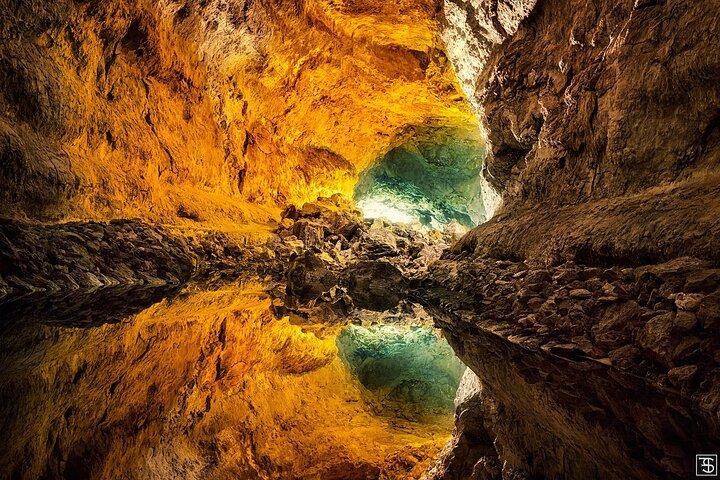 プレミアムツアー：ランサローテ島の3つの芸術と観光の中心地を巡る