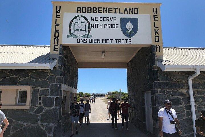 5 - Days Cape Town : Robbeneiland Tour-Mosselbaai-Knysna-Addo Game