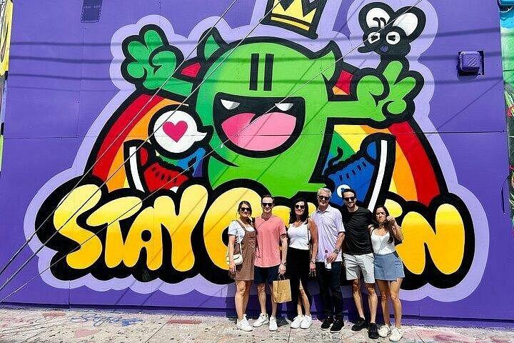 Wynwood Loop Artwalk Photo Shopping and Tasting Tour