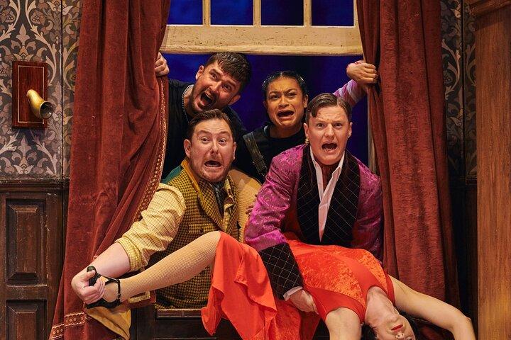 The Play That Goes Wrong Tickets - Duchess Theatre(ロンドン)