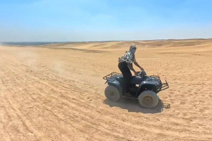 Explore Giza Pyramids & Sphinx & Camel Ride & ATV bike com almoço