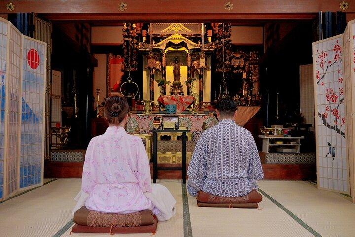 Masaje de relajación del templo de Osaka y meditación zen 