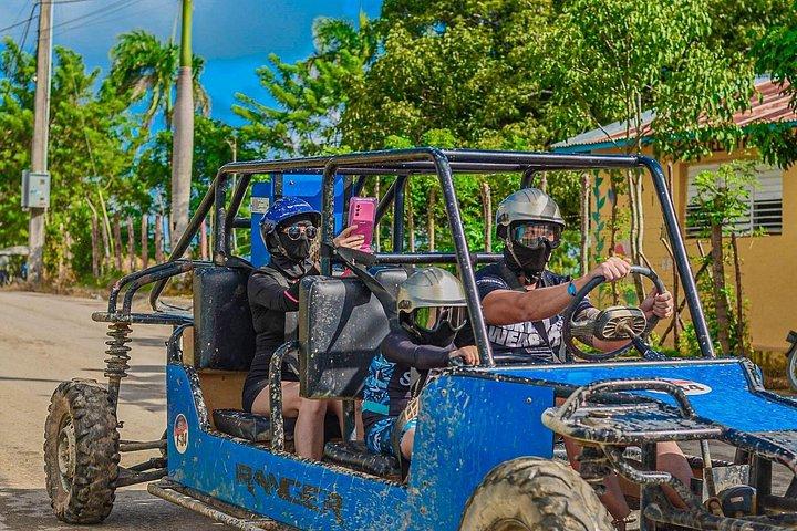 Punta Cana ATV oder Buggy Tour mit Strand, Höhle und Verkostungen