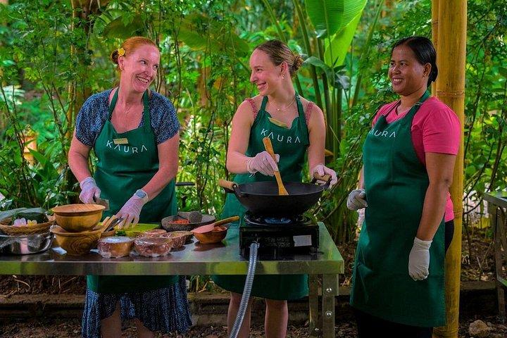 カウラ： 料理クラス＆プライベート送迎付きオプショナルツアー選択
