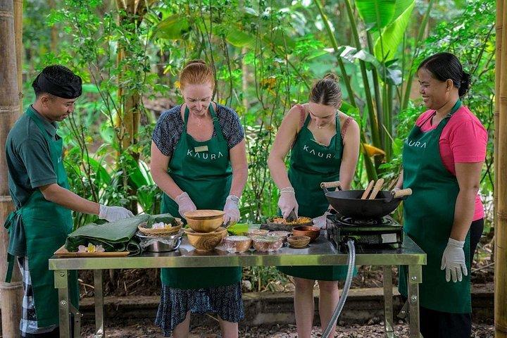 カウラ： 料理クラス＆プライベート送迎付きオプショナルツアー選択