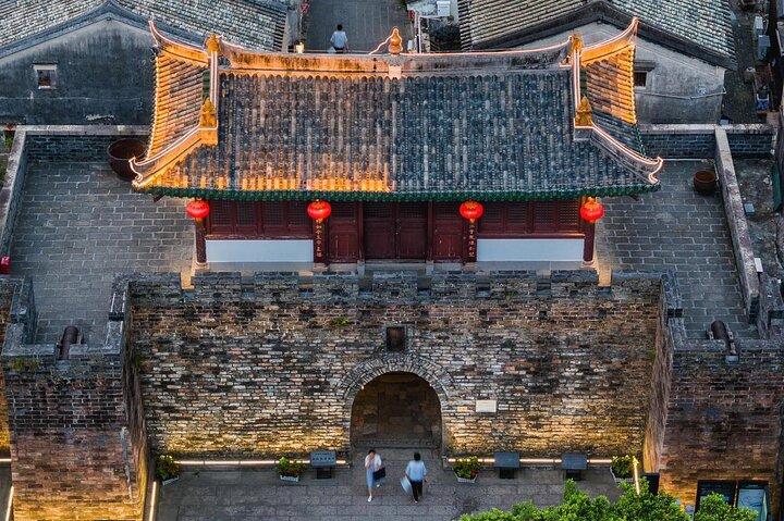 Shenzhen Dapeng Peninsula Escape : Fortezza, spiaggia e Yangmeikeng