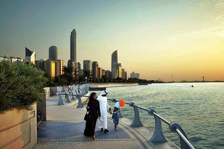 Tour de ville d'Abou Dabi avec billet Ferrari World Yas Island