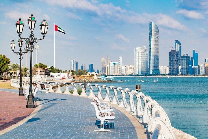 Tour de ville d'Abou Dabi avec billet Ferrari World Yas Island