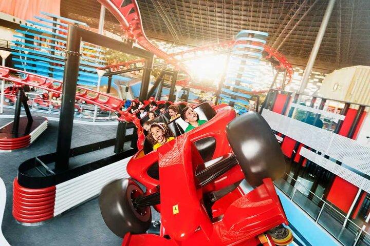 Tour de ville d'Abou Dabi avec billet Ferrari World Yas Island