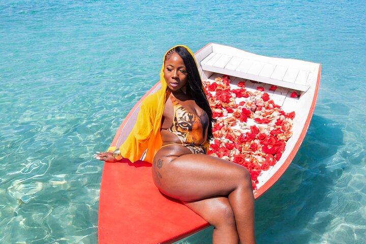 Dushi Boat Drone Fotografering | Gratis Champagne | Frukt och blommor