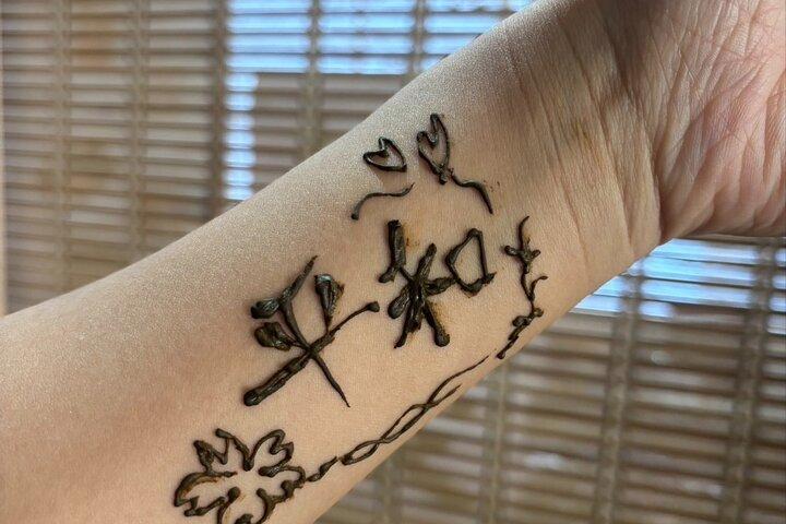 Japonês Kanji Henna Tattoo Experience