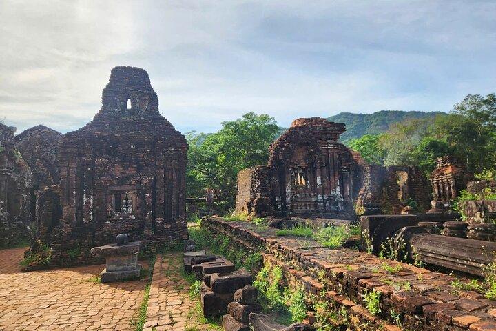 Da Nang/Hoi An: Marble Mountains & My Son Sanctuary Luxury Tour