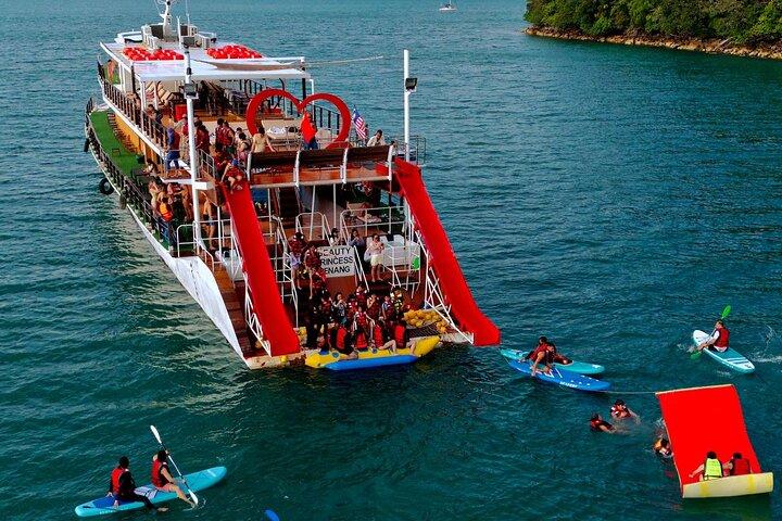 Dinercruise bij zonsondergang Langkawi (BBQ Buffet & Sea Jacuzzi)