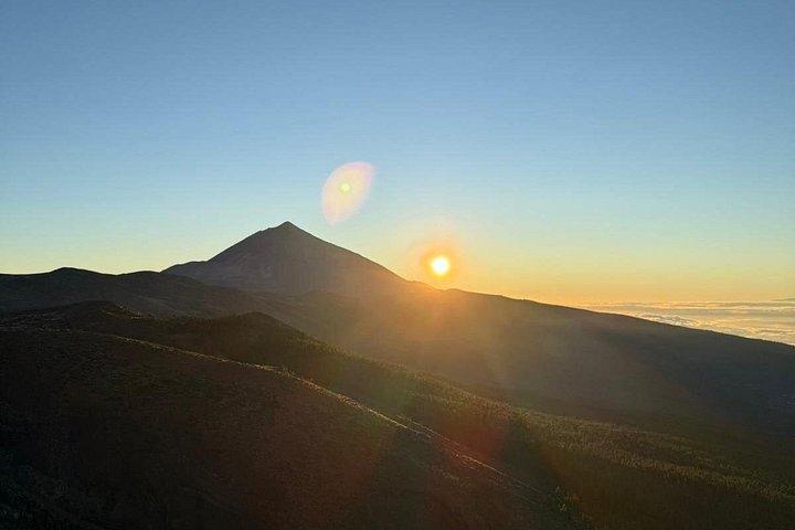 テイデ山での夕日鑑賞、夕食、ガイド付き星空観察