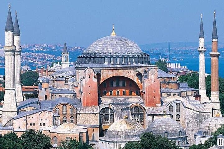 Private Istanbul Day Tour and Famous Grand Bazaar