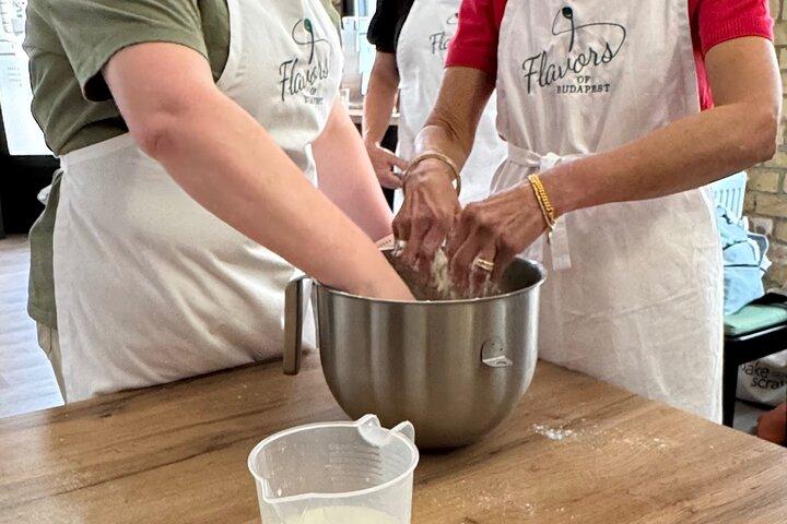 Chimney Cake Making Class – More Flavors & Unlimited Drinks