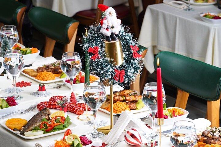 Istanbul: New Year's Eve Bosphorus Cruise with Dinner Shows